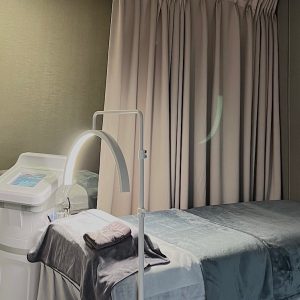 丸美肌膚｜台北中山旗艦店｜大安總店 韓國皮膚管理 韓式水飛梭 私密處除毛 牙齒淨白 MTS 男生做臉 台北美容 經典粉刺調理 韓國中胚層微電流透膚儀 音波水光導入 液態皮秒 液態海藻針 德國水針喚膚 A醇喚膚 膠原彈力微雕 童顏肌因線雕 小V臉拉提 日式冰肌除毛